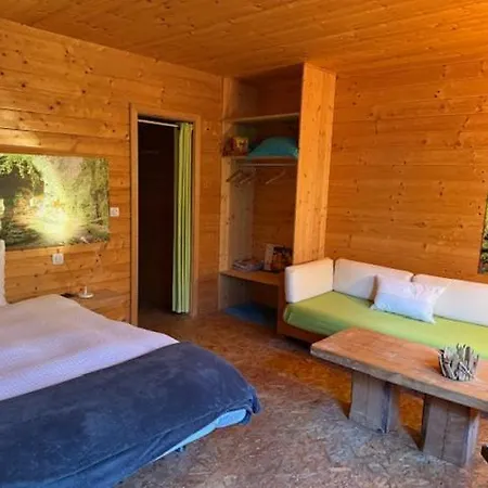 L'atelier De Gisele Alojamento de Acomodação e Pequeno-almoço 3*